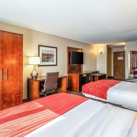 Comfort Suites Escanaba Bagian luar foto