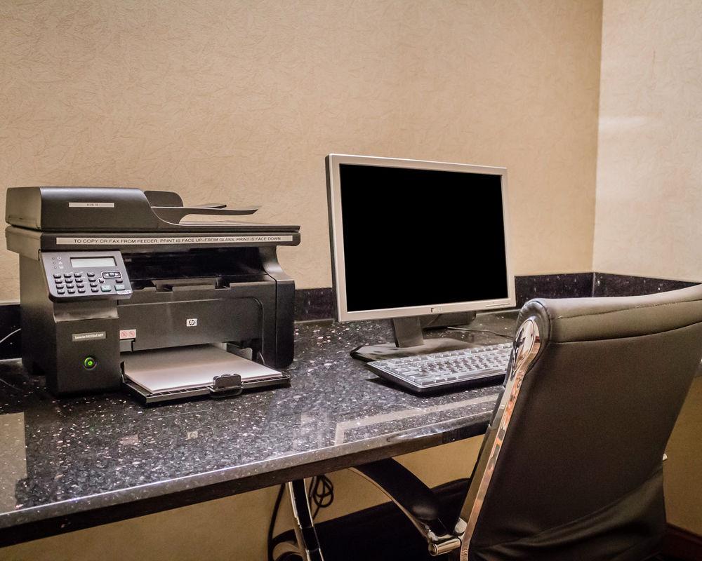 Comfort Suites Escanaba Bagian luar foto