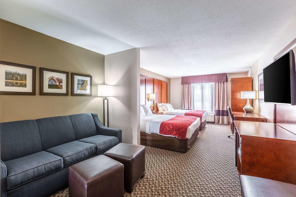 Comfort Suites Escanaba Bagian luar foto