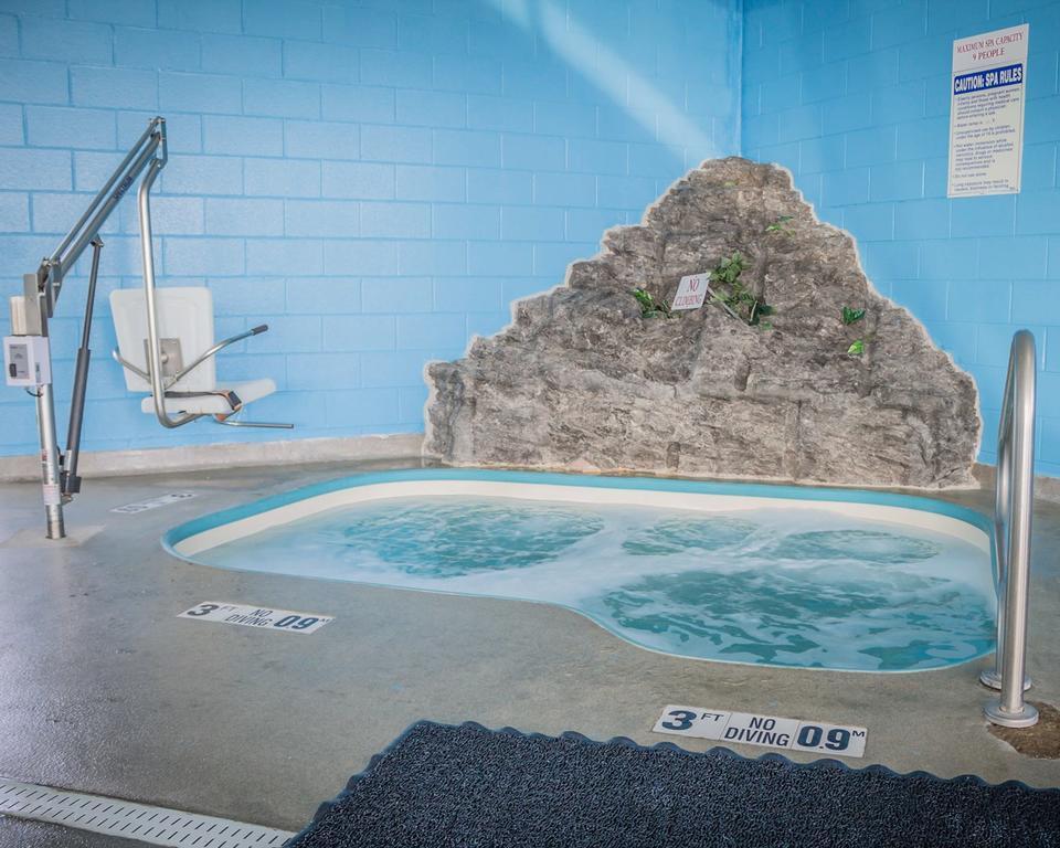 Comfort Suites Escanaba Bagian luar foto