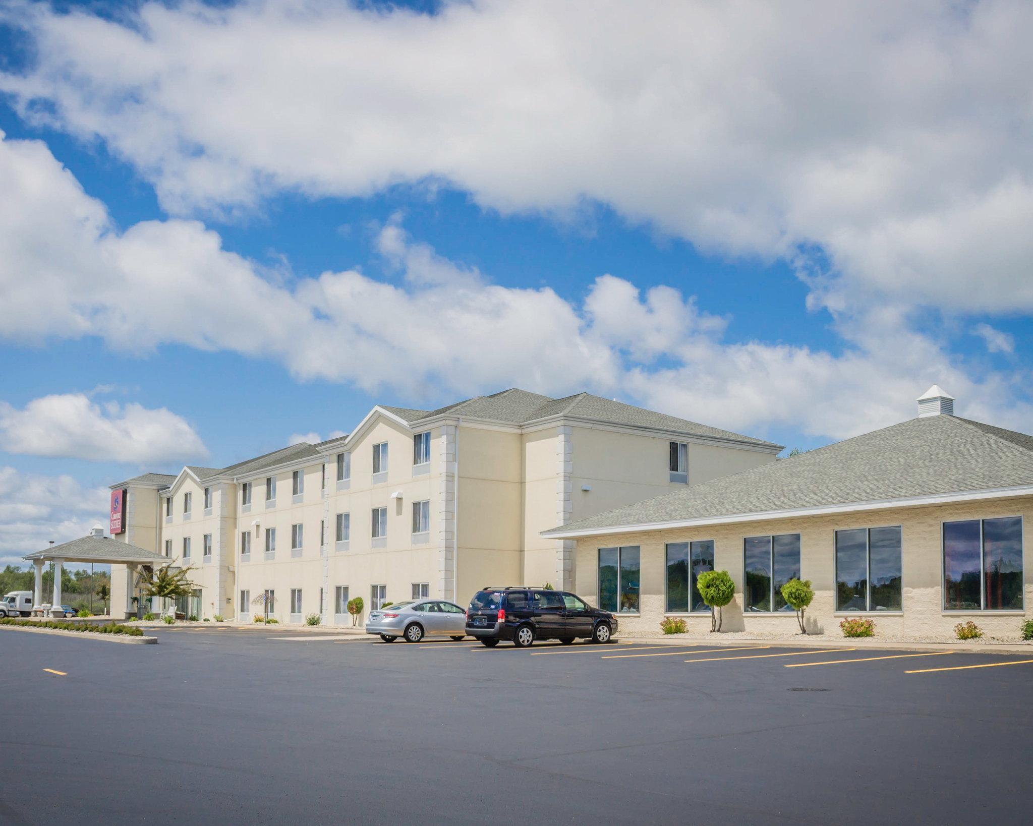 Comfort Suites Escanaba Bagian luar foto
