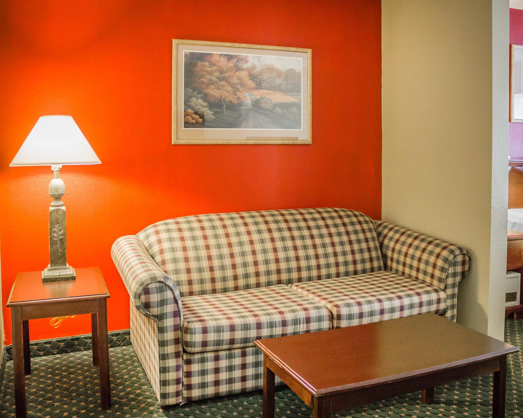 Comfort Suites Escanaba Bagian luar foto