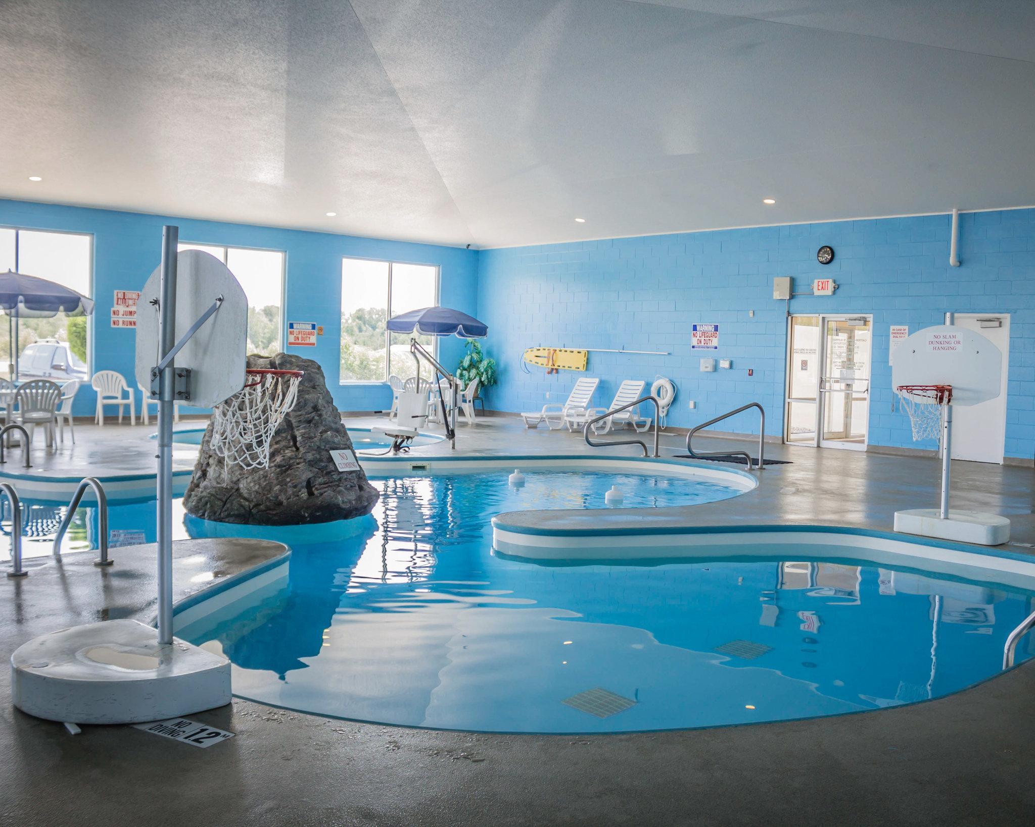 Comfort Suites Escanaba Bagian luar foto