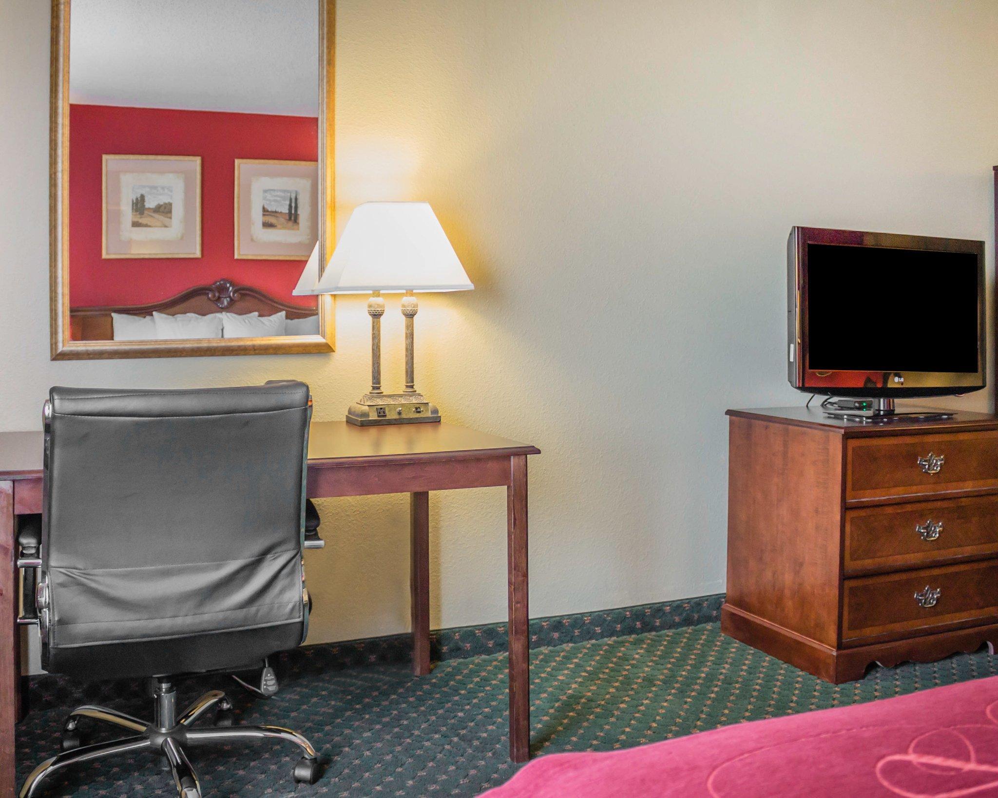 Comfort Suites Escanaba Bagian luar foto