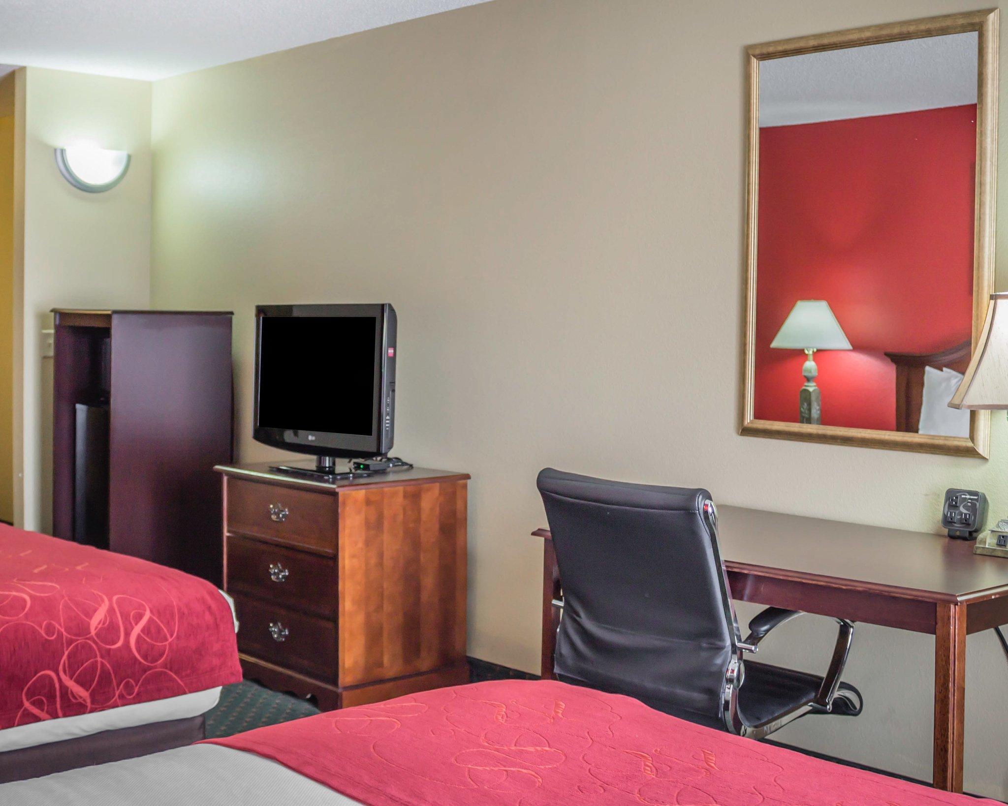 Comfort Suites Escanaba Bagian luar foto