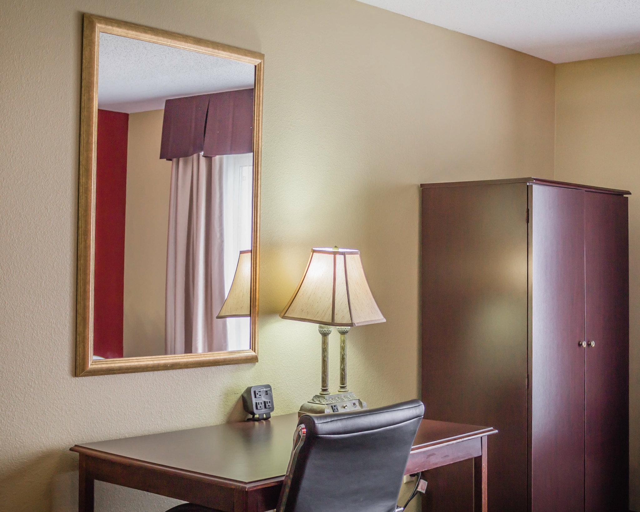 Comfort Suites Escanaba Bagian luar foto