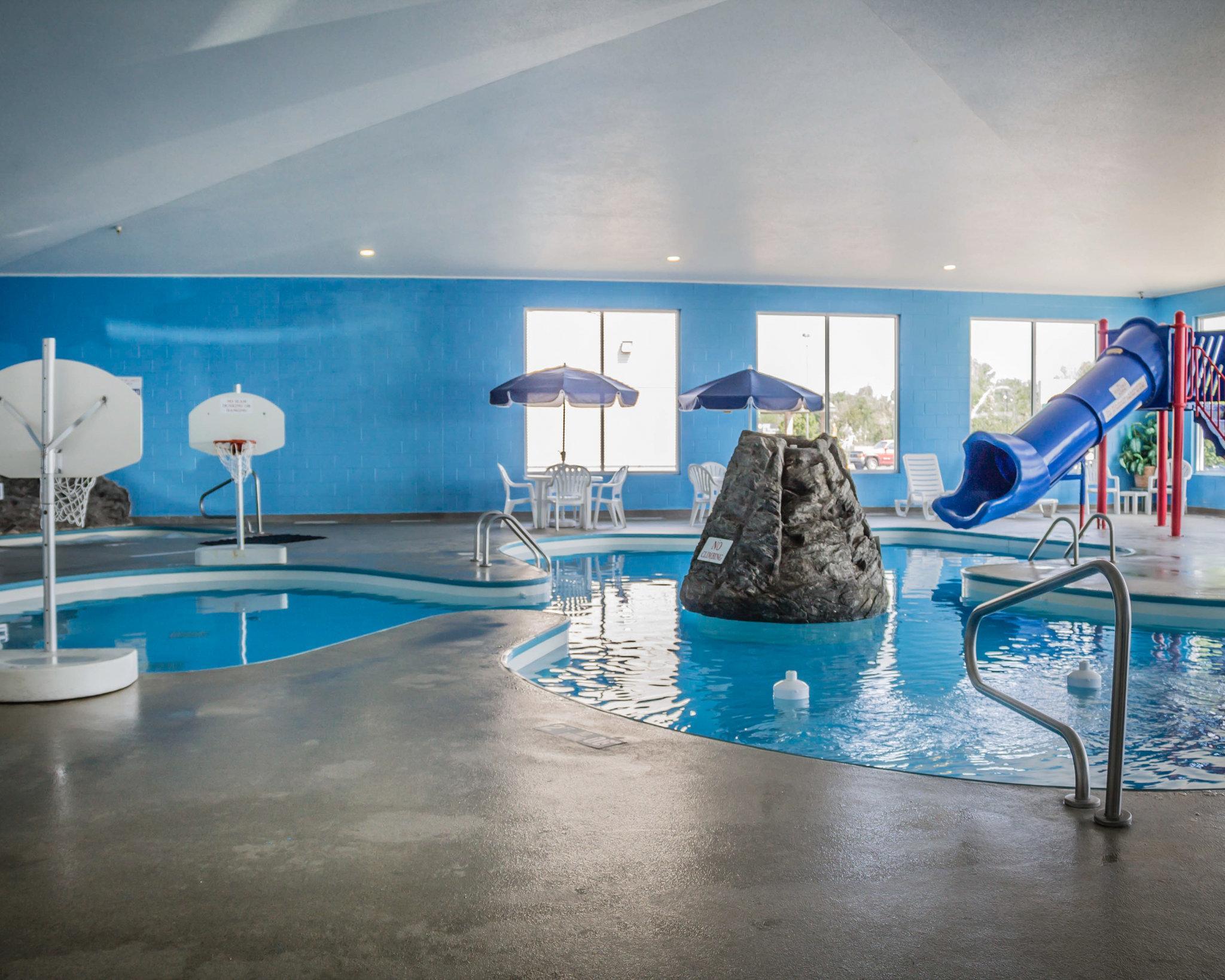 Comfort Suites Escanaba Bagian luar foto