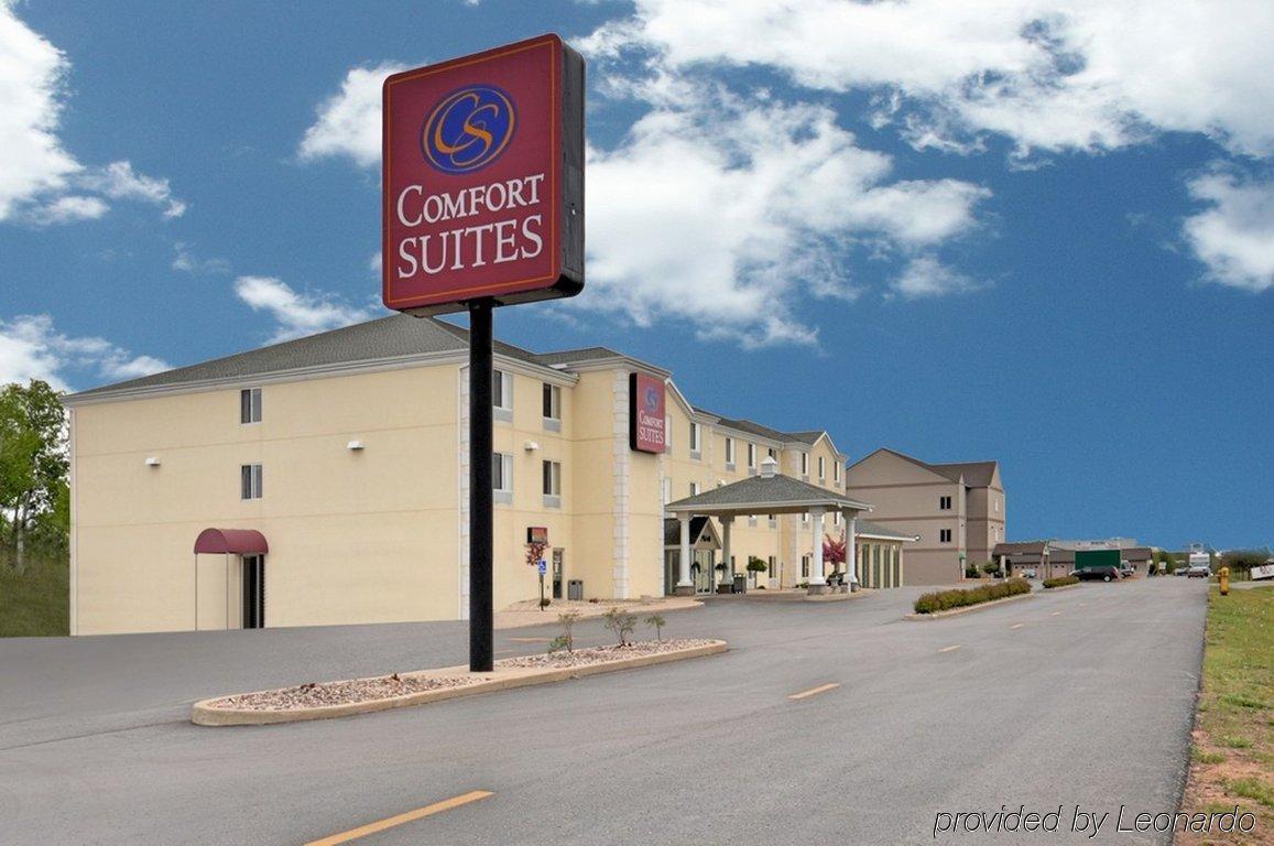 Comfort Suites Escanaba Bagian luar foto