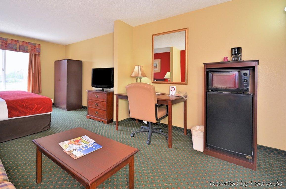 Comfort Suites Escanaba Bagian luar foto