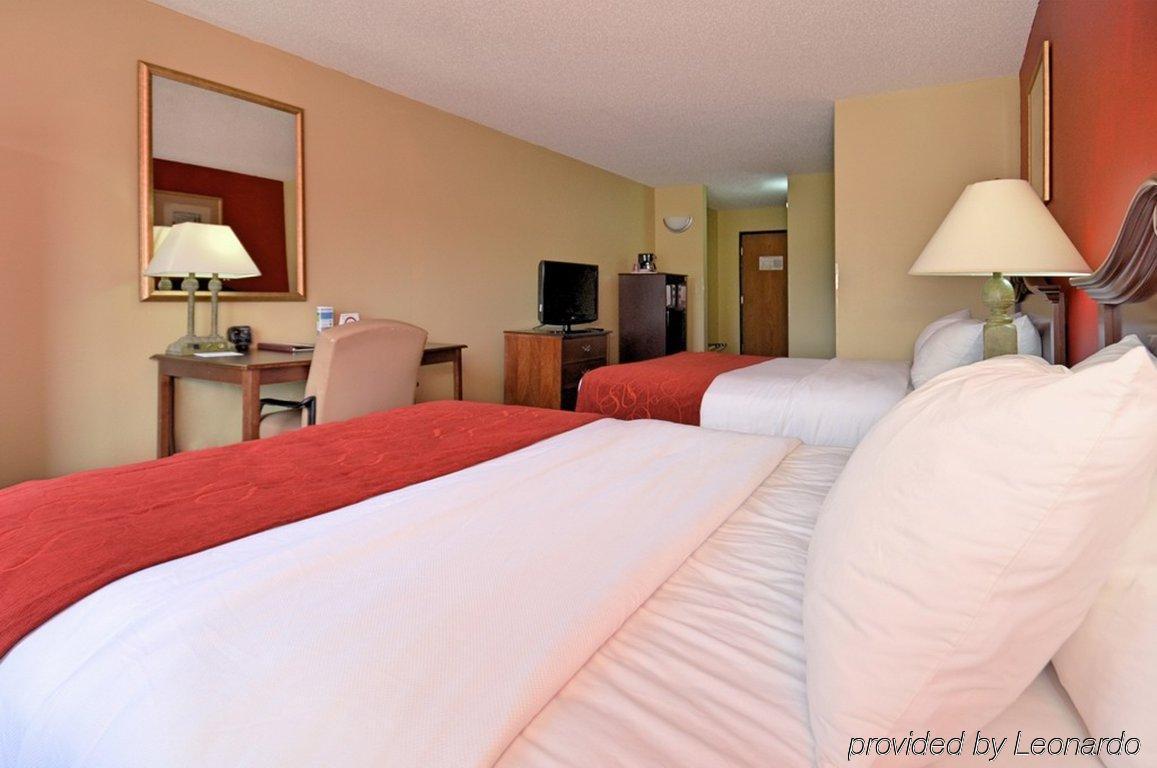 Comfort Suites Escanaba Bagian luar foto