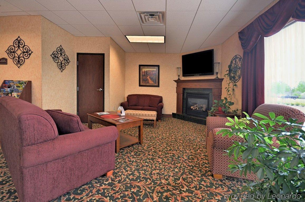 Comfort Suites Escanaba Bagian luar foto