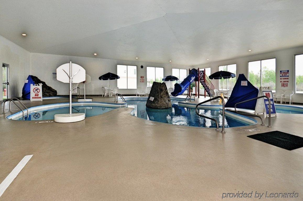 Comfort Suites Escanaba Bagian luar foto